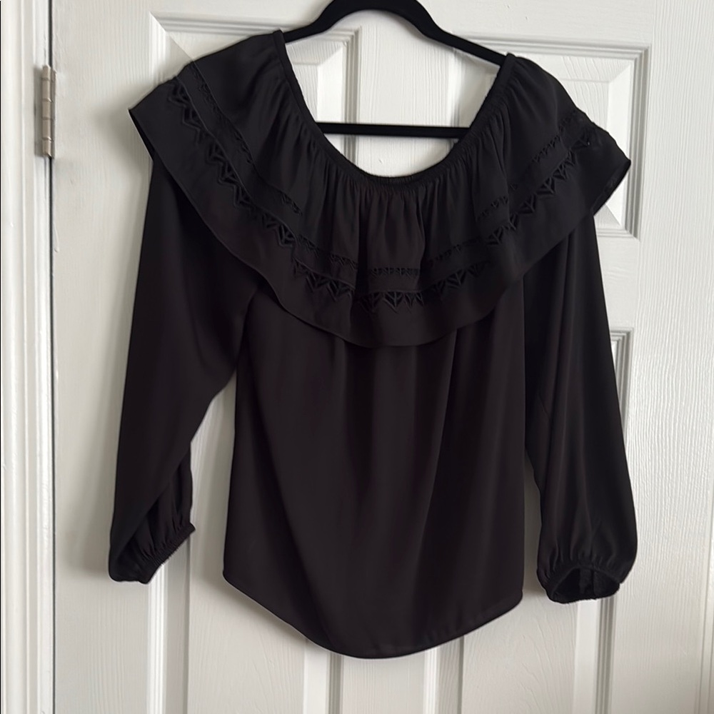 White House Black Market Off-Shoulder Women's Top - black -L